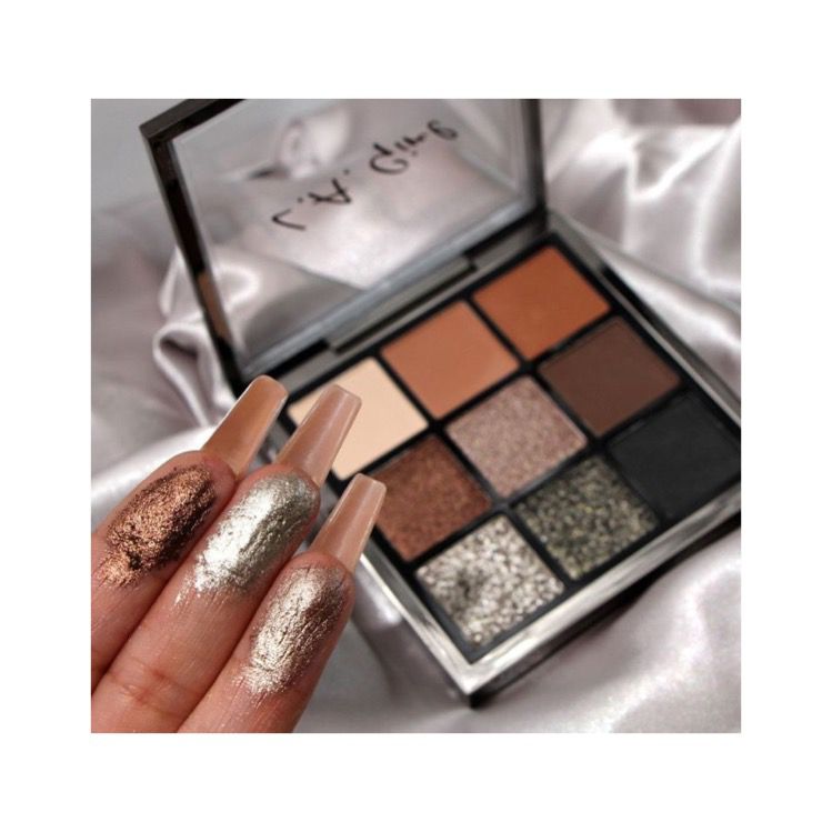 L.A. Girl Eyeshadow Palette – 9 Colors