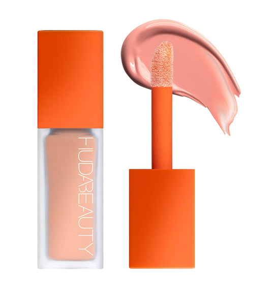 HUDA BEAUTY Faux Filter corrector & concealer
